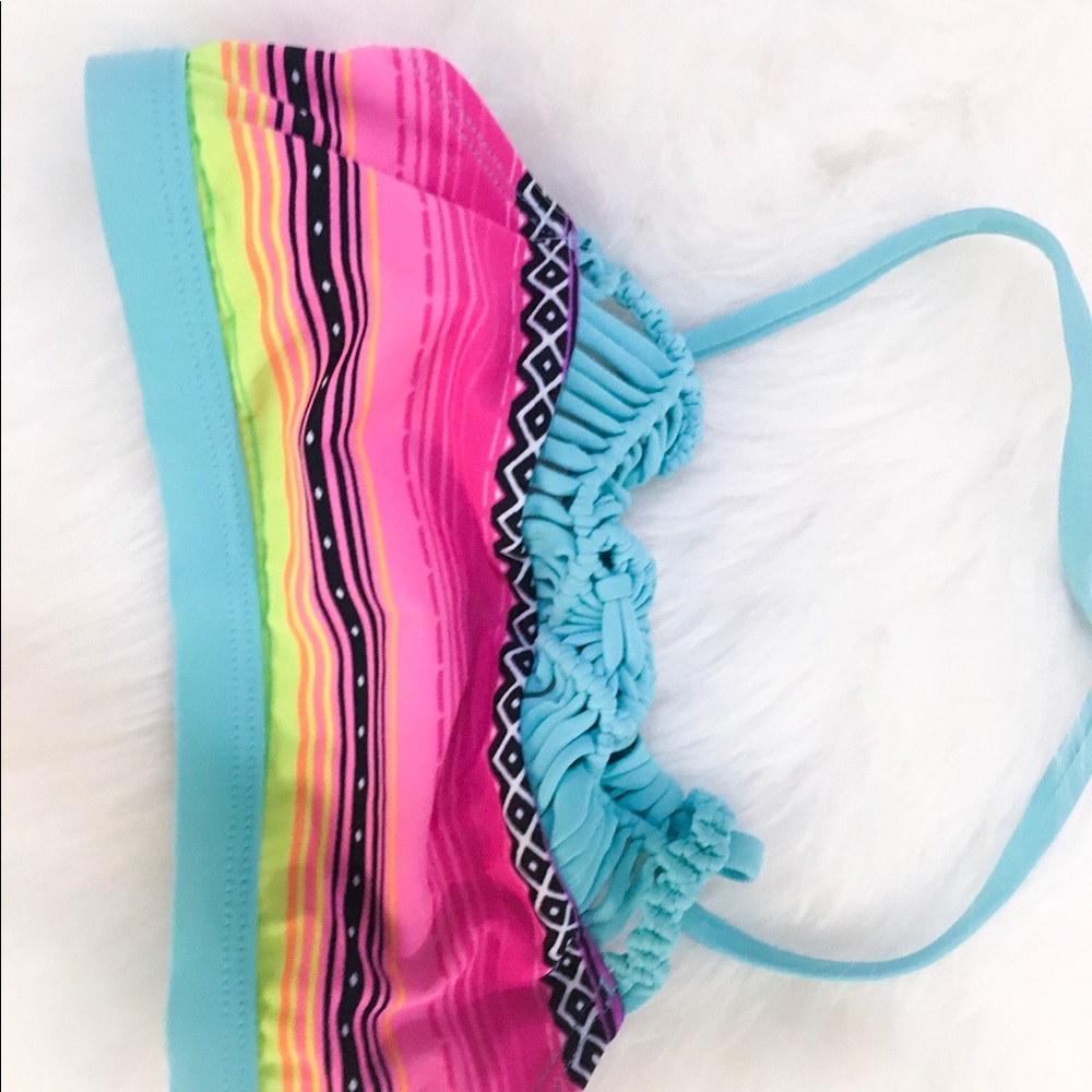 3 girls swimsuit tops